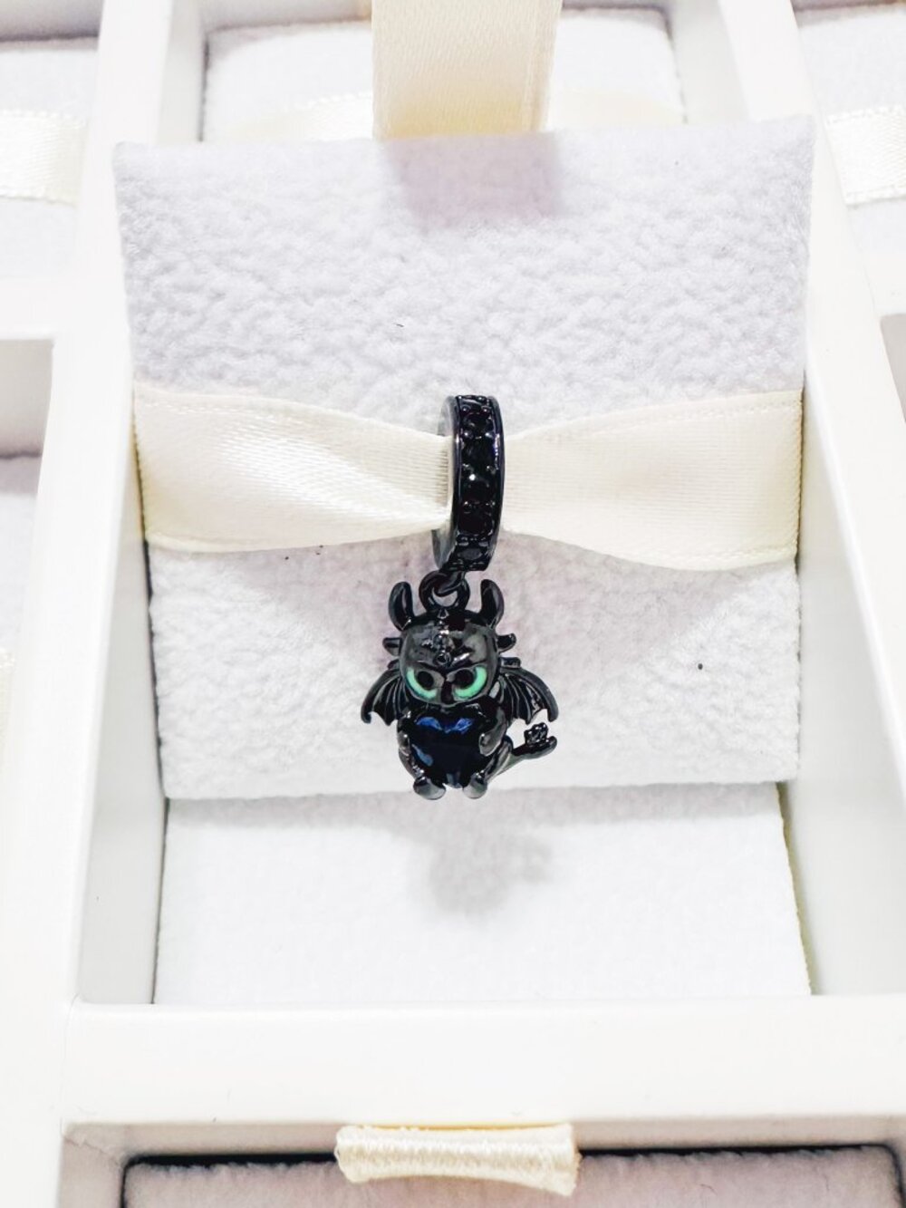 925 Sterling Silver How To Train Your Dragon Toothless With Blue Heart Charm